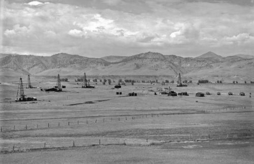 Boulder oil field, 1915. Photo credit: C. L. McClure and the Denver Public Library.