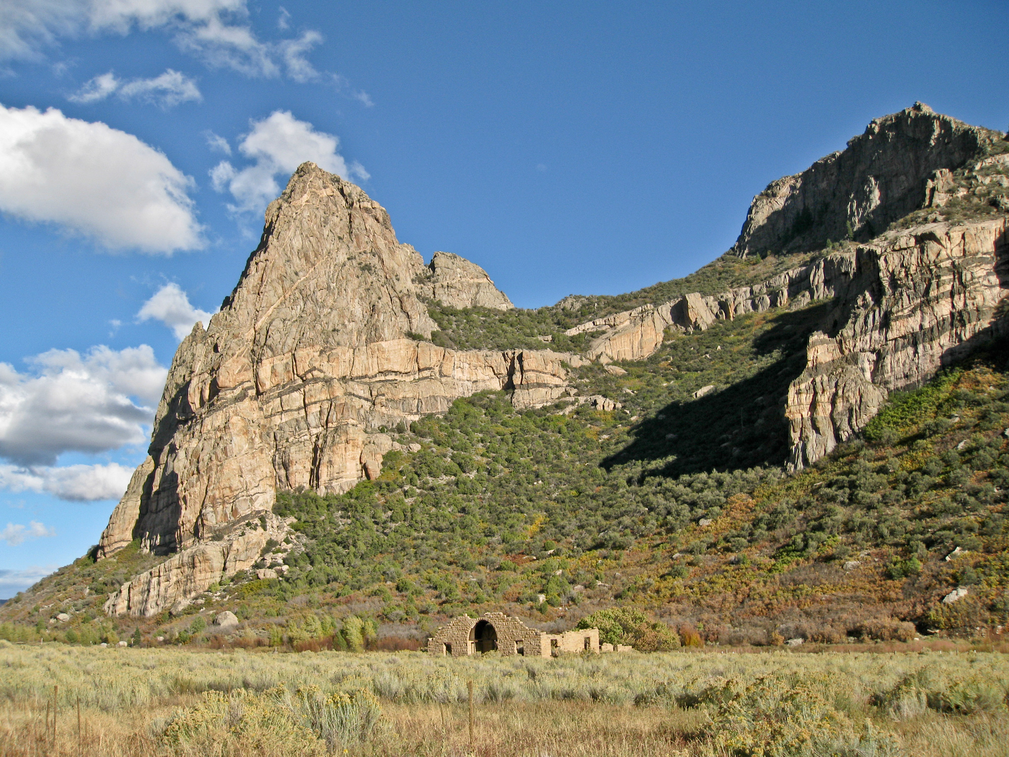 EARTH :: GEOLOGY :: MOUNTAIN image - Visual Dictionary Online