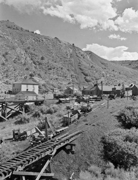 Mine and tipple, Huerfano Coal Company, Ludlow Mine, Ludlow, Colorado, June 1946. Photo credit: Russell Lee.